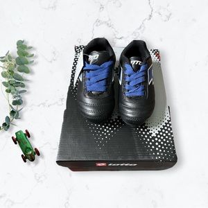 Boys size 8T LOTTO Soccer Cleats
